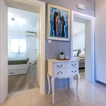 Tina Apartmán