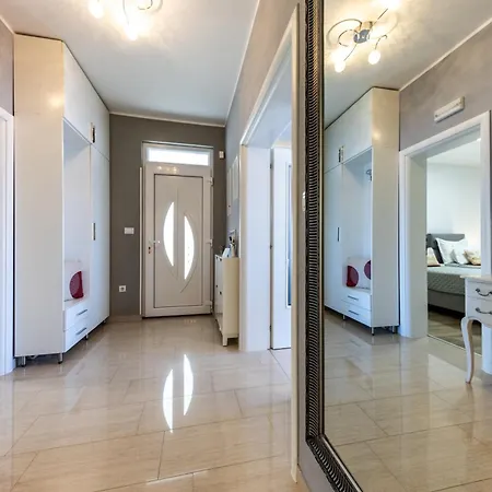 Tina Apartmán